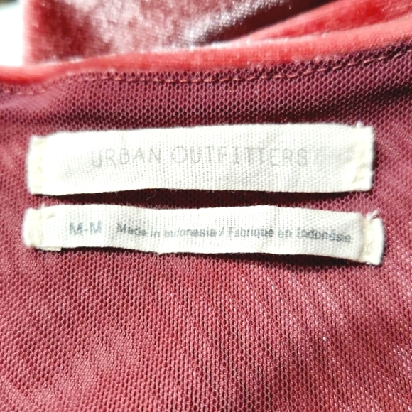 Urban Outfitters Rose Velvet Women's Faux Wrap Romper Skort Dress Medium - Picture 6 of 7